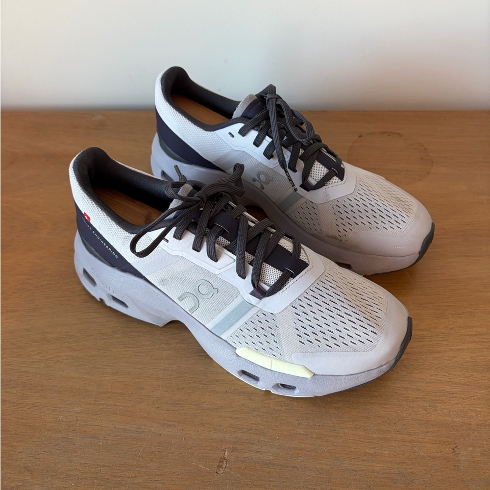 On cloud cloud pulse women’s running shoes 8.5